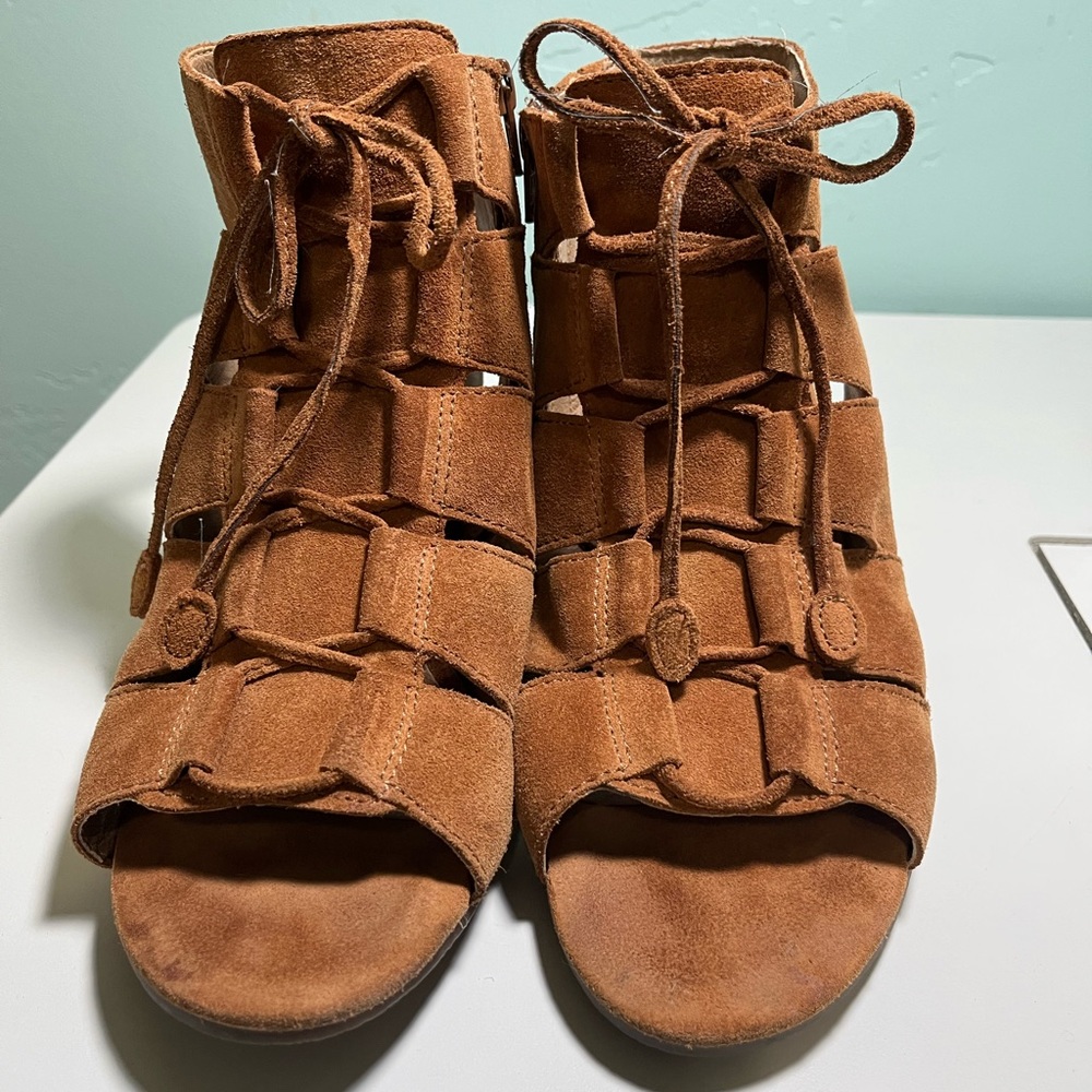 Womens Vionic leather sandals